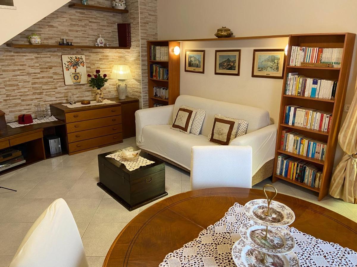 Residenza Antico Borgo Del Pozzo Aparthotel Tramonti Luaran gambar