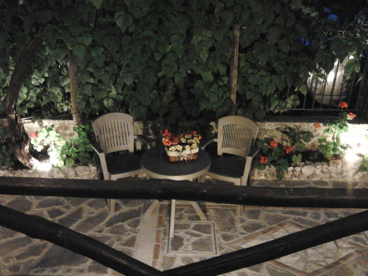 Residenza Antico Borgo Del Pozzo Aparthotel Tramonti Luaran gambar